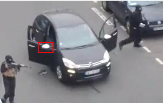 De ce cred francezii că atentatele de la Paris au fost regizate