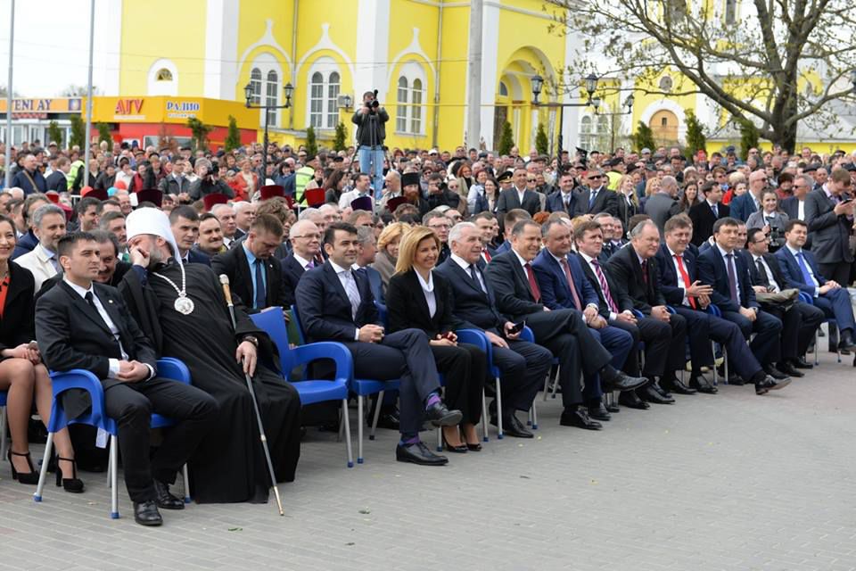 Chiril Gaburici a atras atentia la Comrat cu ciorapii sai mov, in romburi