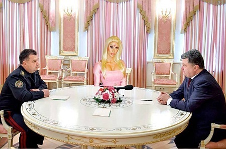 Домик Барби. "Фотожабы" на гламурный кабинет Порошенко