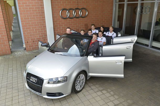 Audi показала шестидверный кабриолет для восьми пассажиров
