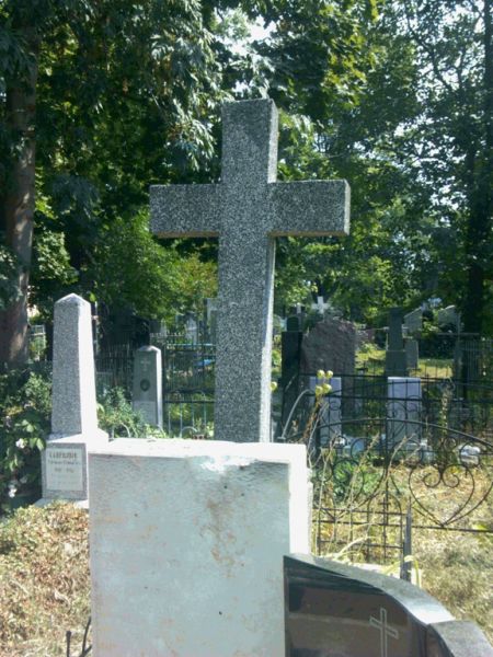 На центральном кладбище в Кишиневе похищен бюст Михаила Чакира