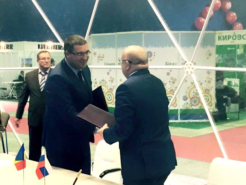 Усатый подписал «Дорожную карту» на саммите в Нижнем Новгороде