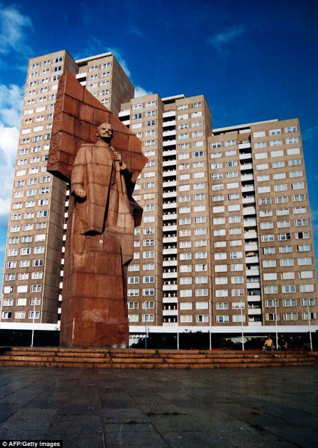 В Берлине под землей нашли гигантскую голову Ленина