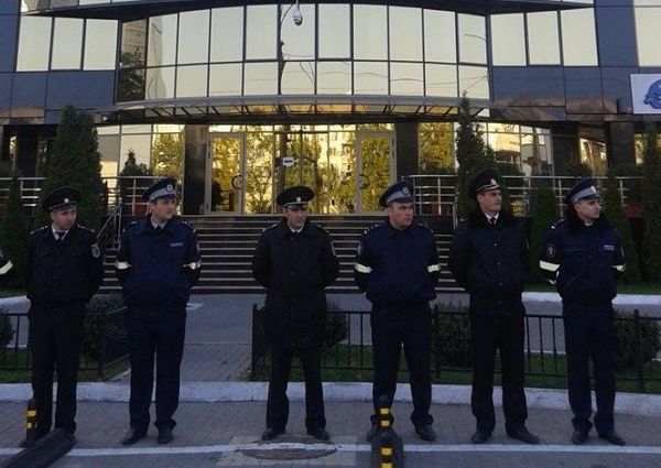 Здание Global Business Center окружено полицией