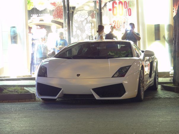По Одессе разъезжают Lamborghini, Ferrari и Porsche
