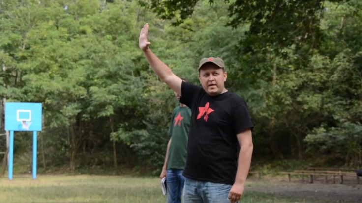 Comuniştii se pregătesc de lupte de stradă. Sute de activişti ai PCRM sunt instruiţi, într-o pădure, cum să organizeze revoluţii