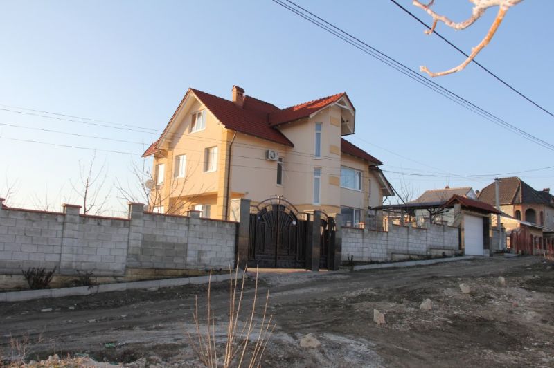 Роскошный дом семьи молдавских прокуроров