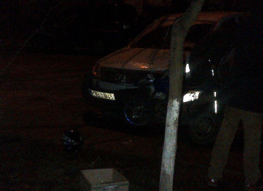 ДТП в столице: мотоцикл врезался в "Дачию"