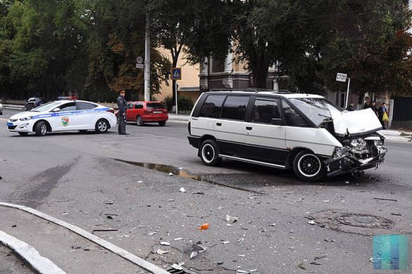 Impact violent între o maşină şi un microbuz de linie la Tiraspol