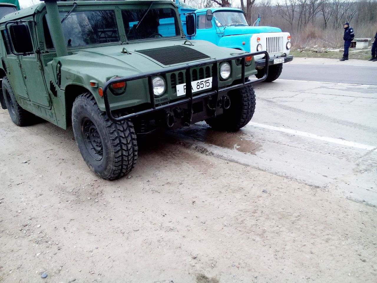 Под Кишиневом утром Нацармия перекрыла дорогу БТРами