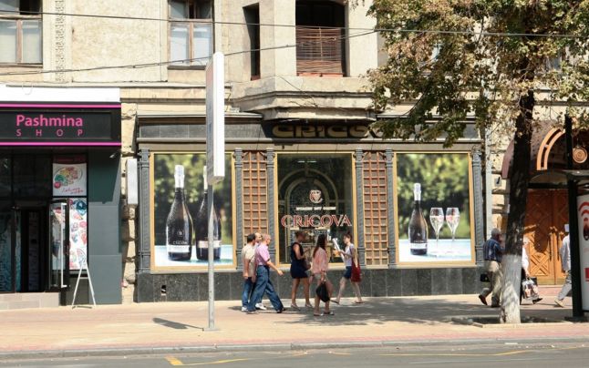 De ce celebra cramă Cricova îşi vinde magazinul din Chişinău