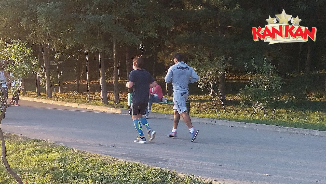 Țuțu a fost surprins în timp ce alerga printr-un parc din Chișinău