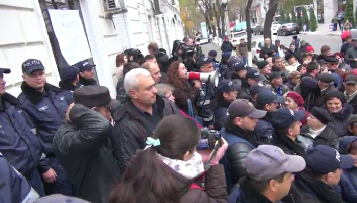 Платформа DA протестует против повышения тарифов на электроэнергию
