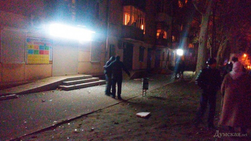 В результате мощного взрыва в Одессе погиб человек