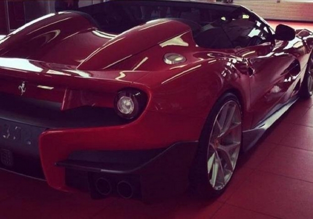 Primele imagini cu cel mai scump Ferrari