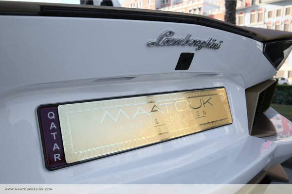 В ОАЭ представили золотой Lamborghini