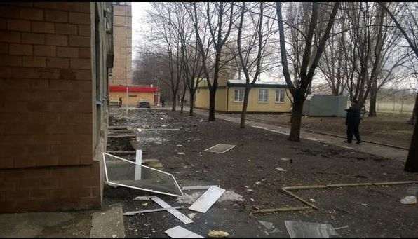 В Донецке снаряд попал в больницу, есть жертвы