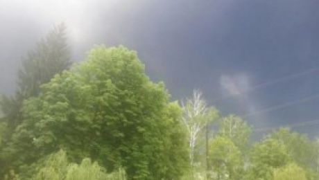 În regiunea Kiev a căzut o "ploaie neagră"