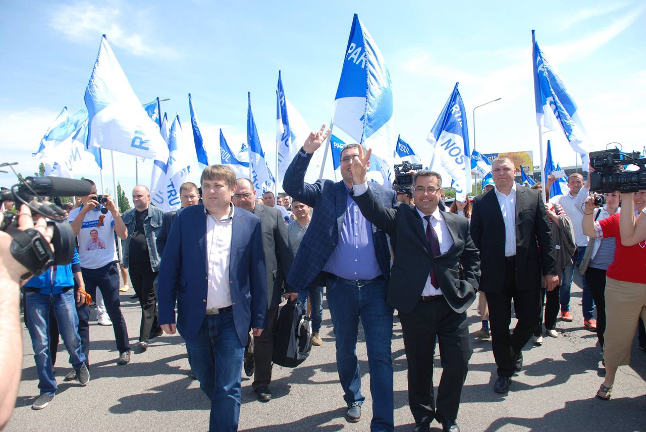 Ренато Усатого в аэропорту Кишинева встречали как национального лидера