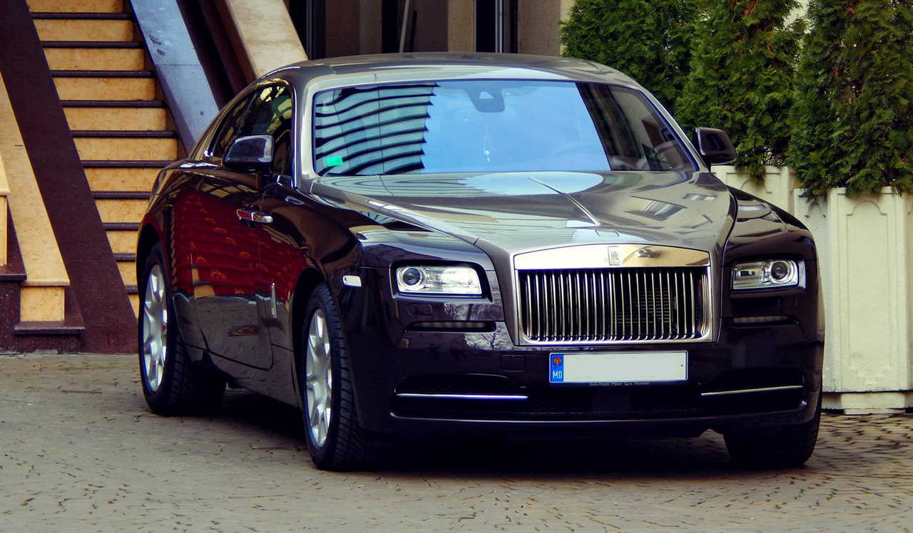 На улицах Кишинёва замечен Rolls-Royce Wraith за 300 000 евро