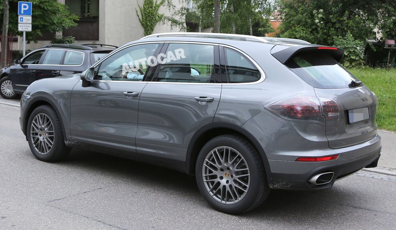 Обновленный Porsche Cayenne покажут в Париже