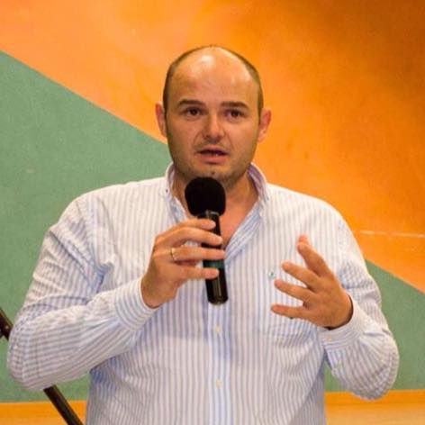Averile noilor deputați. Unul are apartament în Italia, iar altul primește donații de sute de mii de lei