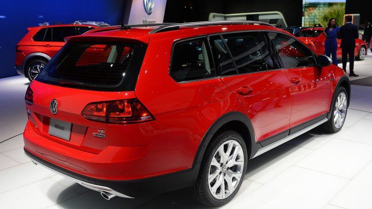 Volkswagen представил «внедорожный» Golf Alltrack