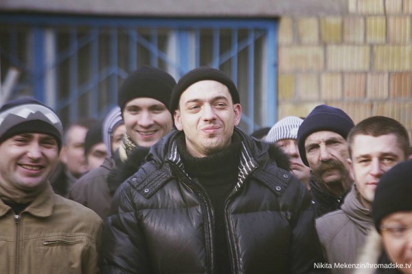 В Киеве проводили в армию мобилизованных солдат