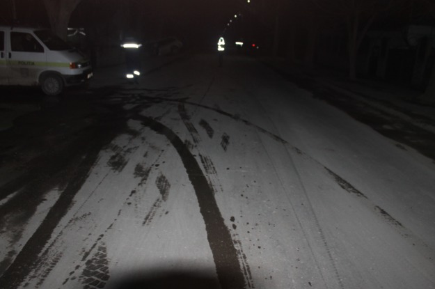 A ajuns în comă, după ce maşina în care se afla s-a izbit într-un gard