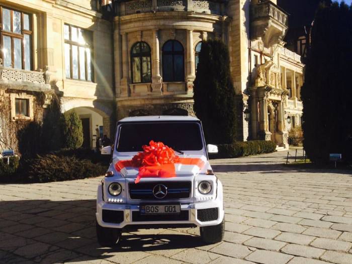 Valerian Mînzat i-a dăruit iubitei sale un Gelandewagen, de Revelion