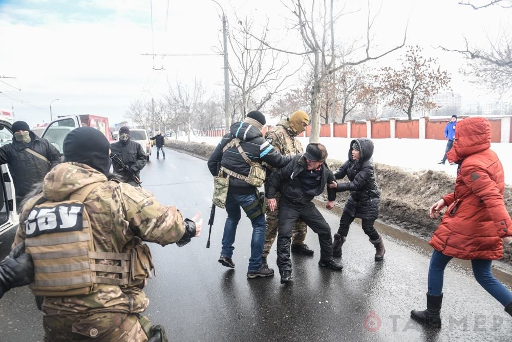 В Одессе сотрудники СБУ оставили вьетнамцев без денег