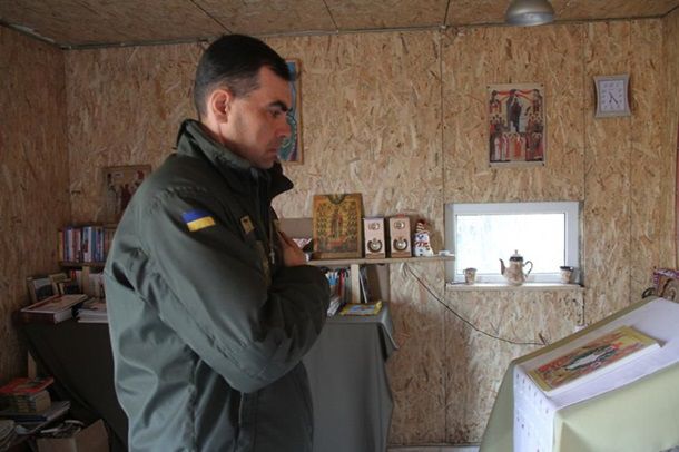 Фоторепортаж: Как встречали Пасху на передовой АТО