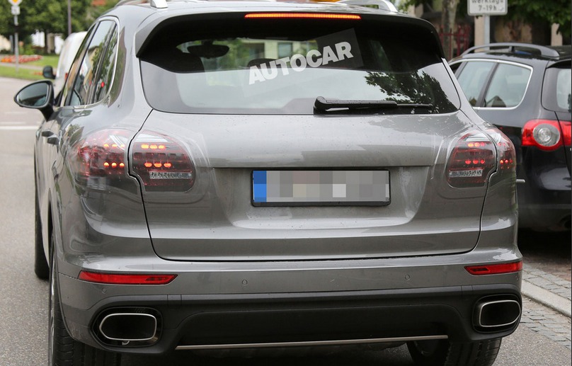 Обновленный Porsche Cayenne покажут в Париже