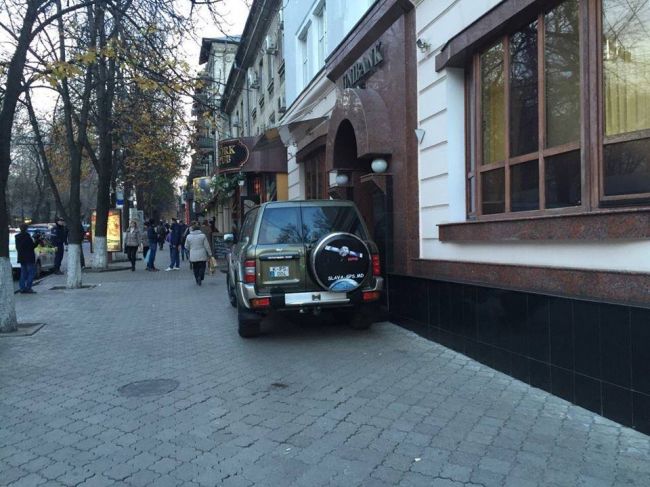 A intrat cu jeepul intr-o banca din centrul capitalei
