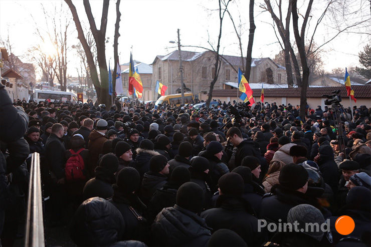 В четверг в Кишиневе продолжаются протесты против назначения правительства