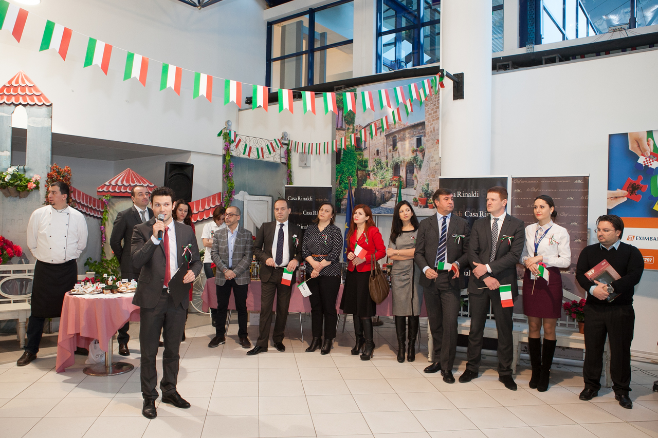 SRL ”Avia Invest” sărbătoreşte Zilele Culturii Italiene în Aeroportul Internaţional Chişinău