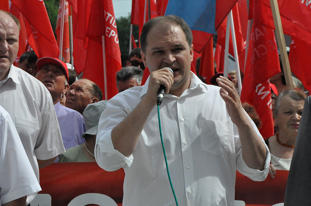Социалисты протестовали и маршировали по центру Кишинёва