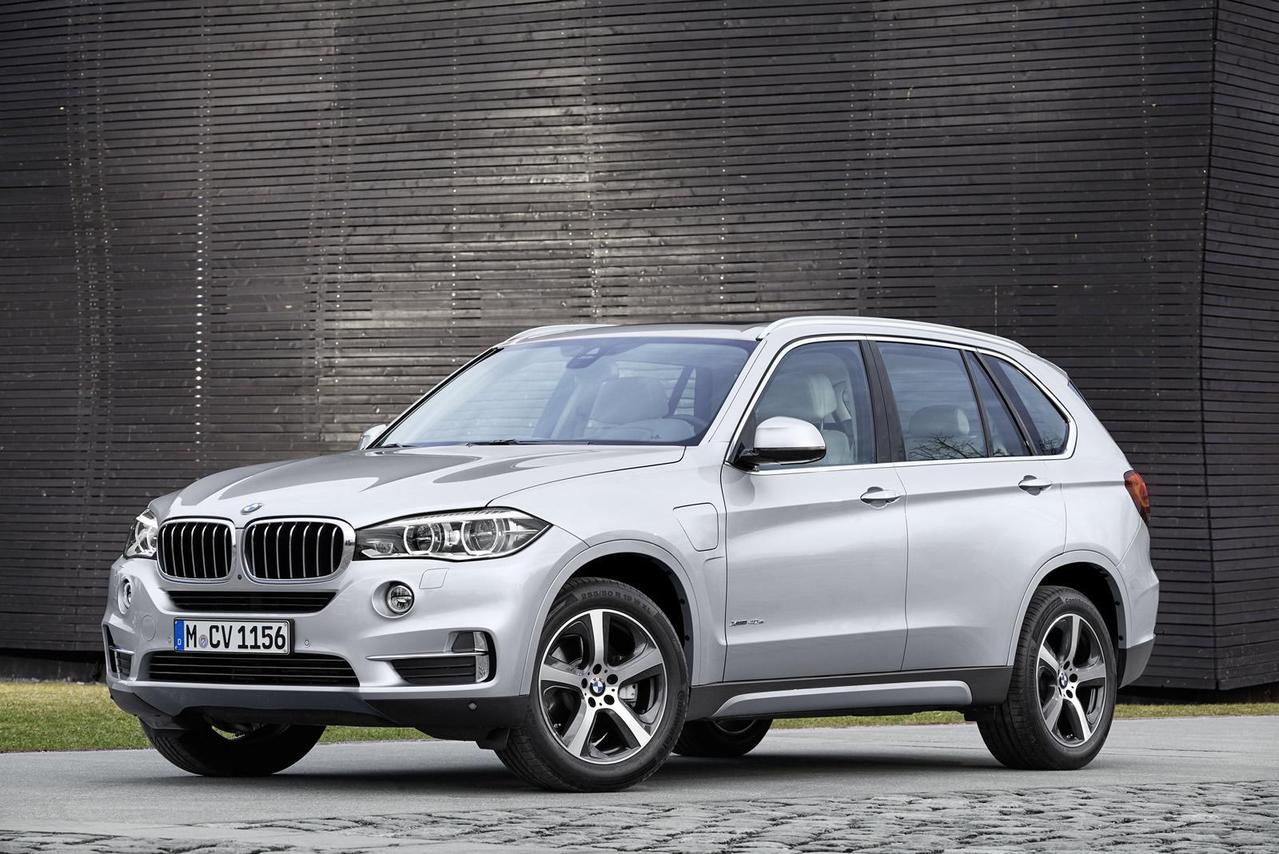 BMW X5 стал подключаемым гибридом