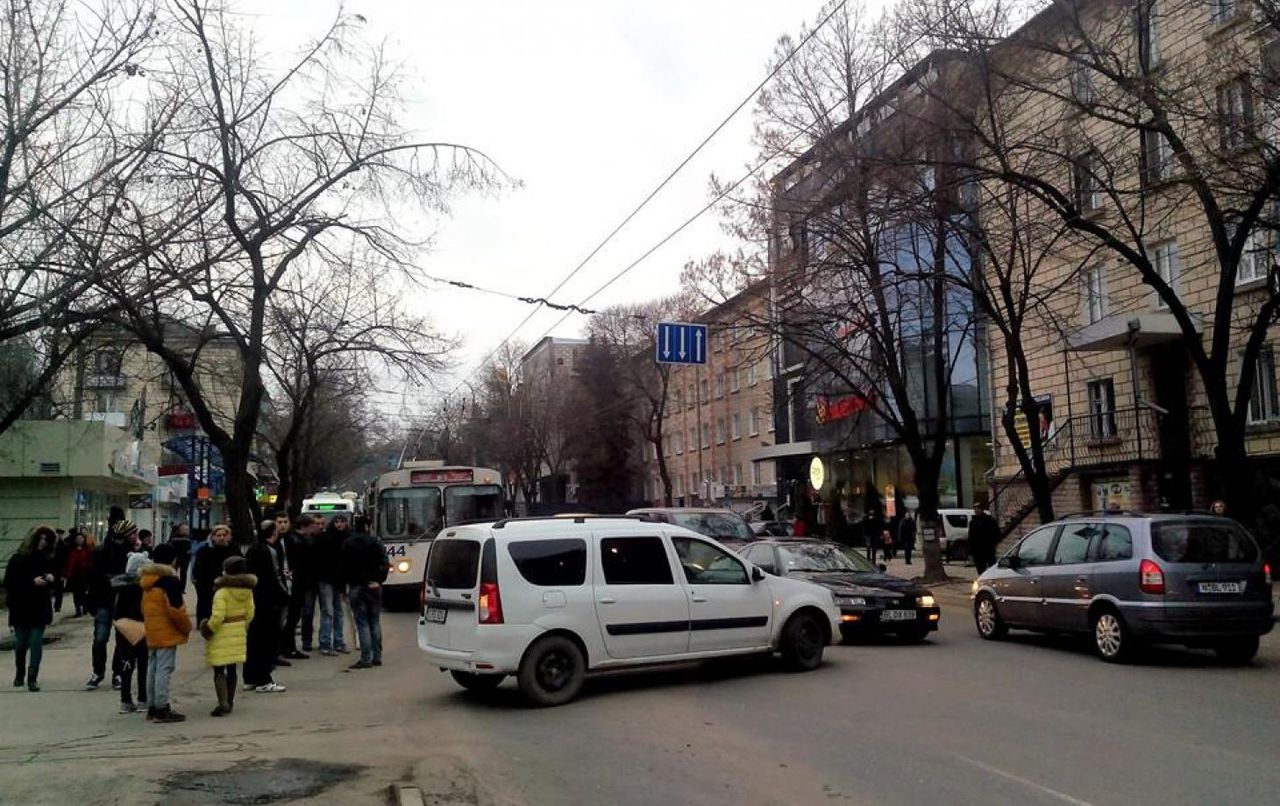 Очередная авария блокировала движение на центральной магистрали Бельц