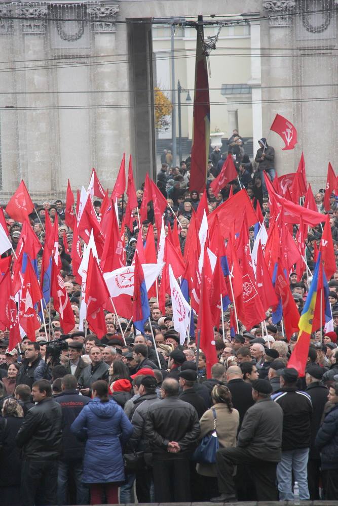 В Кишиневе прошел многотысячный митинг против властей