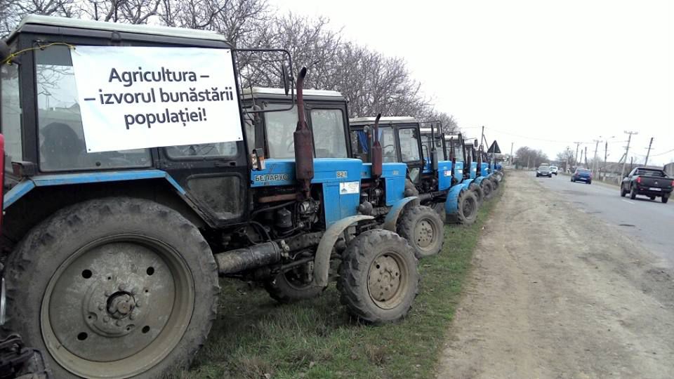 Фермеры грозят пригнать технику на центральную площадь Кишинева и перекрыть дороги страны