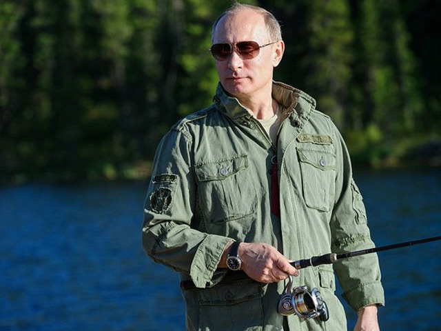 Путин поймал крупную щуку в реке Урбун ИА 