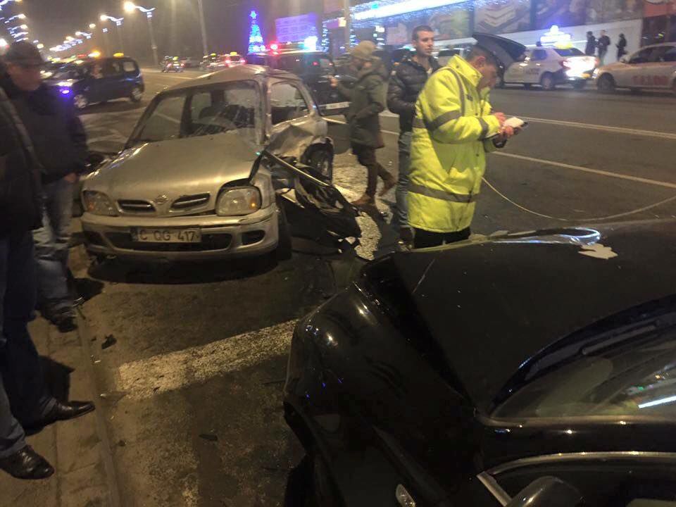 В ночном ДТП на Рышкановке пострадала женщина
