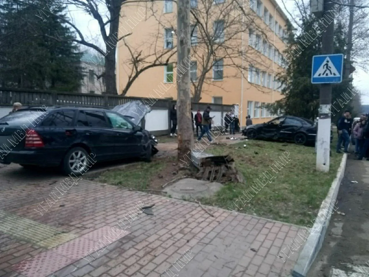 Grav accident la Râbnița Două mașini s au ciocnit într o intersecție