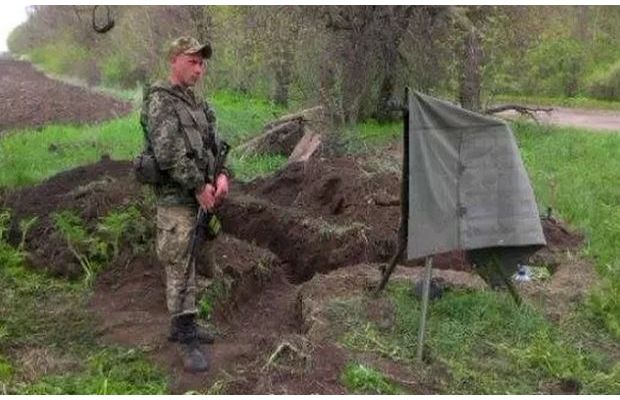 Базу "Правого сектора" окружили 11 блокпостов военных, однако ситуация стабильная, уверяют в ДУК