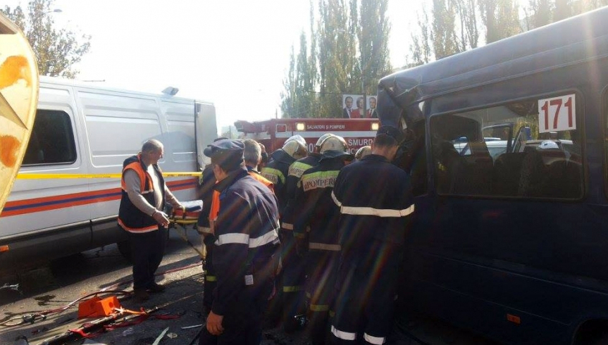 На Скулянке маршрутка столкнулась с грузовиком: 2 погибших