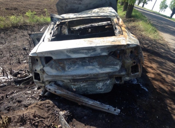 В Дубоссарах Audi врезался в дерево и сгорел