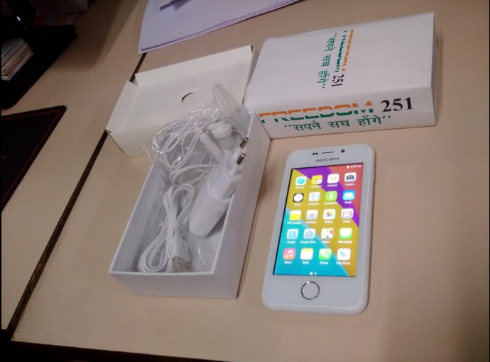 Cel mai ieftin smartphone din lume costă doar patru dolari