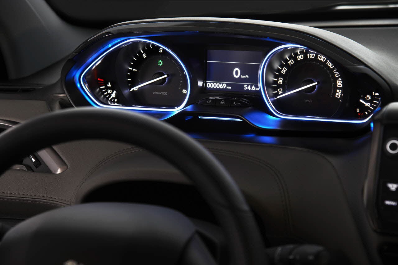 Peugeot 2008, новый городской кроссовер покорил клиентов по всему миру
