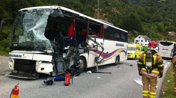 Accident grav în Norvegia: două autocare s-au ciocnit frontal